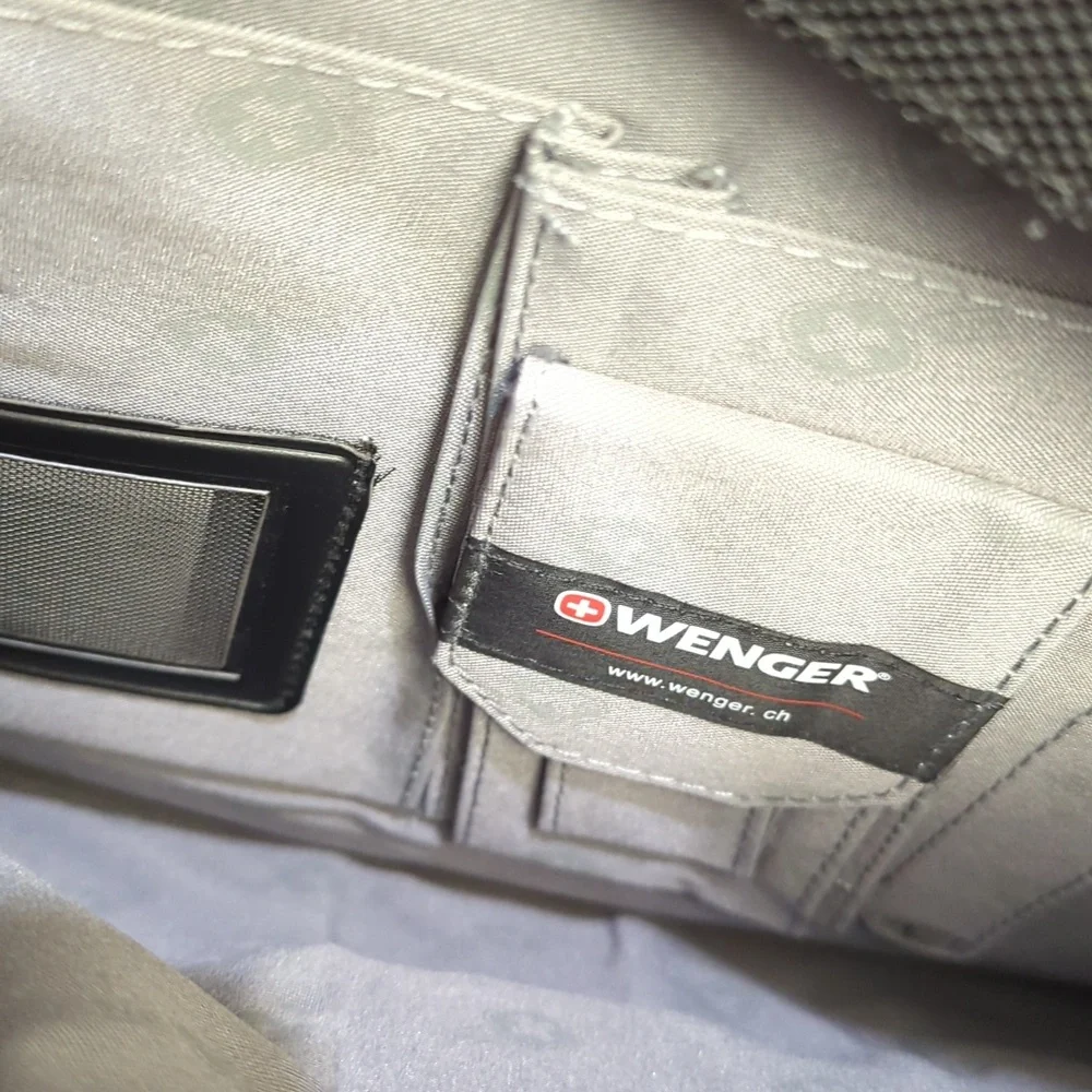 022 - Swiss Gear Computer case 💻